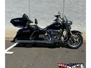 2018 FLHR ROAD KING®