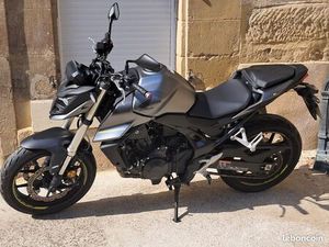 HONDA CB750 HORNET GRISE