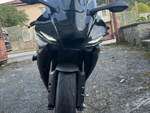 YAMAHA R1 NAJ. 3500 KM