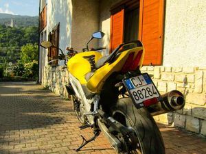 SUZUKI SV 650 X GIALLO