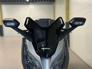 HONDA NSS300 FORZA M/TOPPBOKS. LAV KM!