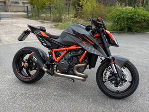 KTM 1290 SUPERDUKE R CARBON, VOLLAUSSTATTUNG
