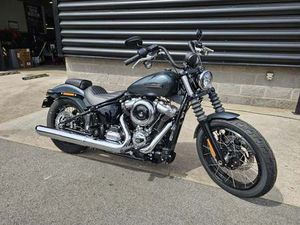 USED HARLEY-DAVIDSON SOFTAIL STREET BOB 117 FOR SALE IN STRETFORD