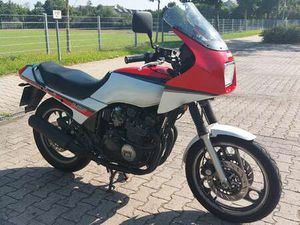 YAMAHA XJ 600