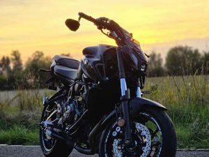 YAMAHA MT-07