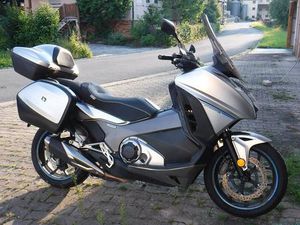 HONDA INTEGRA 750 MIT ZUBEHÖR