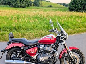 ROYAL ENFIELD SUPER METEOR 650