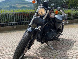 HARLEY DAVIDSON SPORTSTER MODELLO XL 883 R