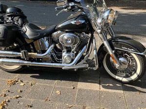 HARLEY-DAVIDSON SOFTAIL DE LUXE MIT KLAPPENAUSPUFF