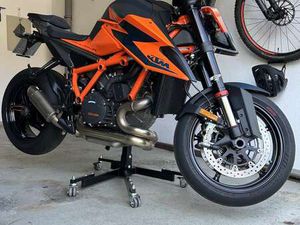 KTM 1290 SUPER DUKE R
