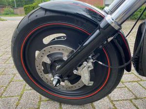 HARLEY-DAVIDSON V-ROD