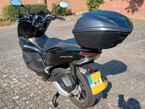 HONDA PCX MIT ABS UND WENIG KM, TOP
