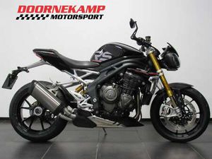 TRIUMPH SPEED TRIPLE 1200 RS ZWART