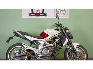 VENDO SUZUKI GLADIUS 650 SFV (2009 - 15) USATA A QUART (CODICE 9802223) - MOTO.IT
