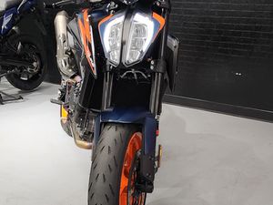 KTM 890 DUKE R OPÉ BLACK FRIDAY