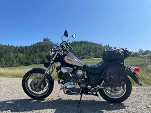 YAMAHA XV 750 VIRAGO