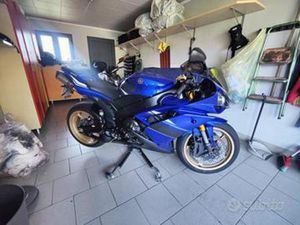 YAMAHA R1 2008