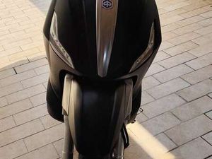 PIAGGIO BEVERLY 350 NERO