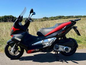 APRILIA APRILIA SR 300 MAX, LÜCKENLOS SCHECKHEFTGEPFLEGT