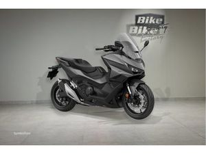 MOTO NEUVE: HONDA FORZA 750