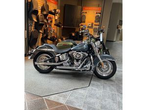 2015 HARLEY-DAVIDSON® HERITAGE SOFTAIL® CLASSIC CUSTOM COLOUR BLACK MAGIC