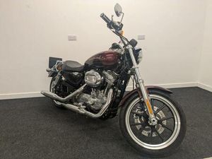 HARLEY-DAVIDSON SPORTSTER 883