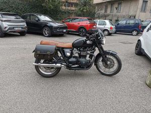 TRIUMPH BONNEVILLE T100 NERO