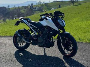 KTM 390 DUKE 2021 BIANCO