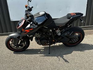 KTM 1290 SUPER DUKE R