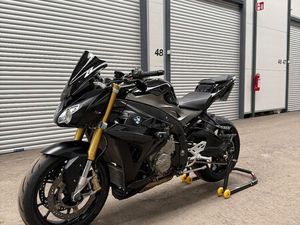 SIISTI / HYVIN HUOLLETTU / KATSO