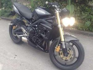 TRIUMPH STREET TRIPLE 675 NERO