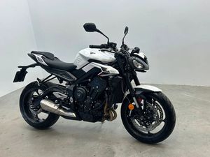 TRIUMPH STREET TRIPLE R *250MIL • 2023