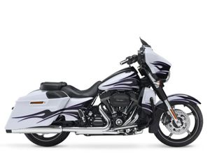 HARLEY-DAVIDSON CVO STREET GLIDE • 2016