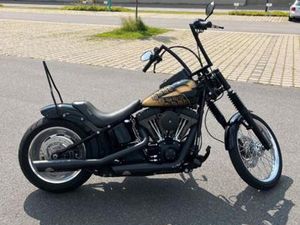 HARLEY DAVIDSON SOFTAIL CUSTOM (FXSTC)