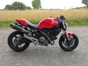 DUCATI MONSTER 696
