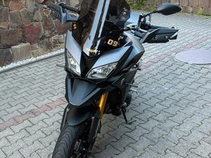 YAMAHA MT 09