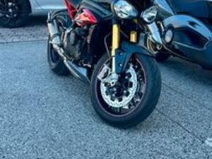 TRIUMPH SPEED TRIPLE R 1050