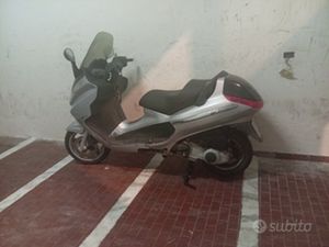 PIAGGIO X8 CC200