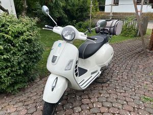 VESPA GTS 300 ABS MIT BITUBO FAHRWERK NEUER TÜV!