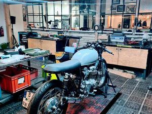 HONDA CB550 K3 CAFE RACER