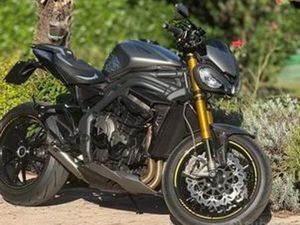 MOTO TRIUMPH SPEED TRIPLE 1200 RS