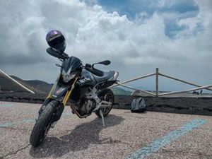 APRILIA DORSODURO 750 (PATENTE A2)