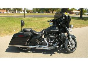 2017 HARLEY-DAVIDSON® STREET GLIDE?? CVO??? STREET GLIDE??