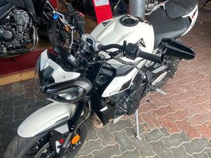 TRIUMPH STREET TRIPLE R