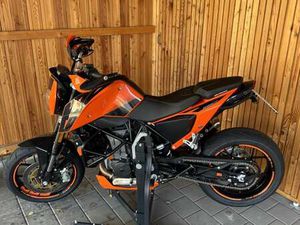 KTM 690 DUKE