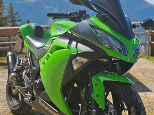 KAWASAKI NINJA 300