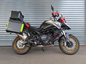 QJ MOTOR SRT 900 SX SRT 900 SX MODELL 2025 MIT VIEL ZUBEHÖR