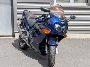 SUZUKI GSX 750 F