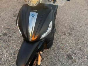 PIAGGIO BEVERLY 300 POLICE NERO