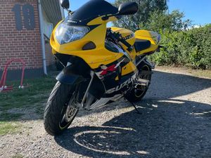 SUZUKI GSXR 600